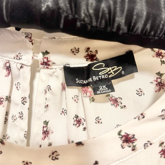 Plus 2X Boho Floral Blouse Cottagecore Peasant Top Lace Detail Flowy - Picture 4 of 7